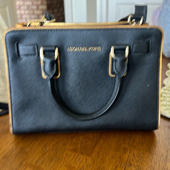 Michael Kors Handbags - Michael Kors purse